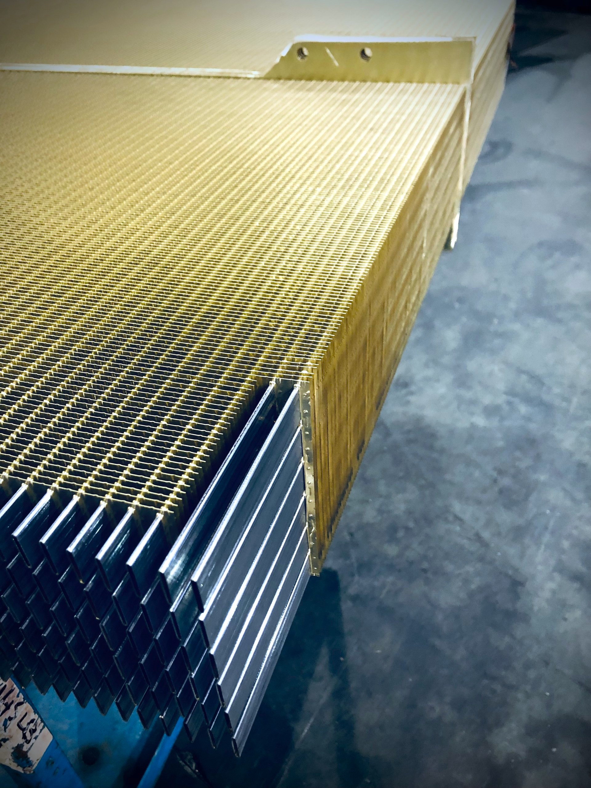 6 Row Industrial Radiator with Center Bar Notched Core